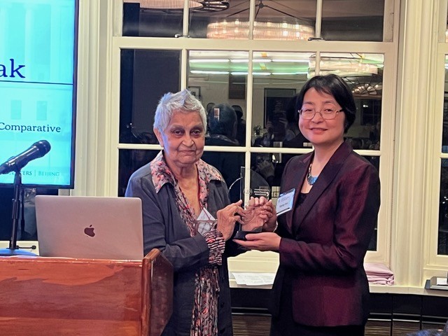 Gayatri Spivak receiving her award