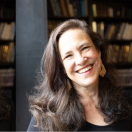 Photo of Julie Stone Peters