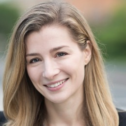 Photo of Lauren Robertson