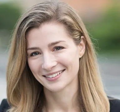 Headshot of Professor Lauren Robertson